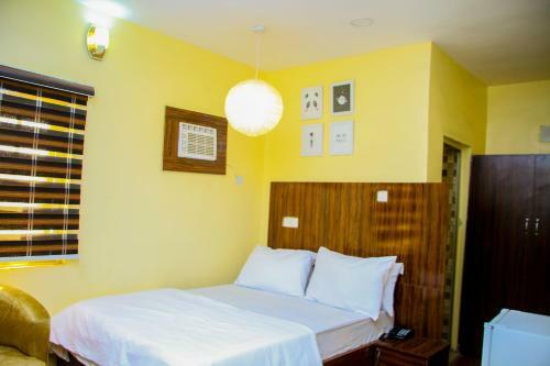 Hotel Ontario Suites
