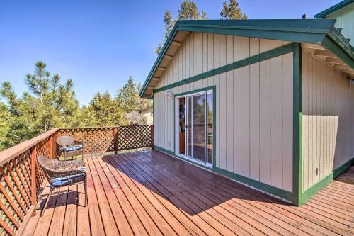 Big Bear Lake Cabin With Deck About 5 Mi To Skiing!