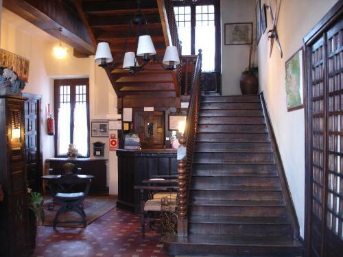Hostal Ayestaran II