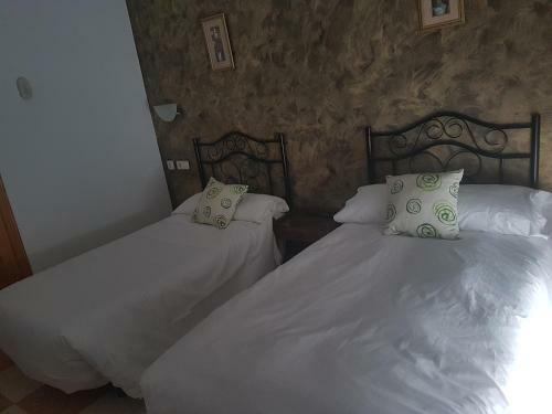 Hostal Caba�as