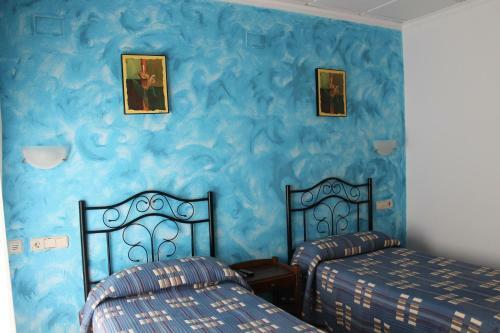 Hostal Caba�as