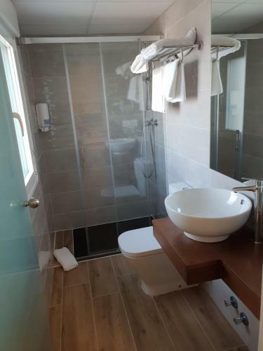 Hostal Caba�as