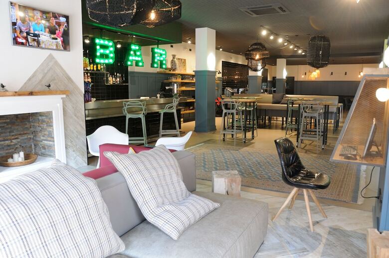 New Hotel Colon