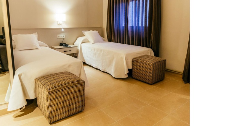 New Hotel Colon