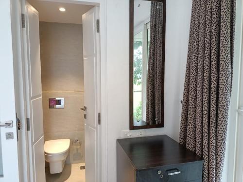 Modern Apartment In Calangute. Smart_spacious_pool