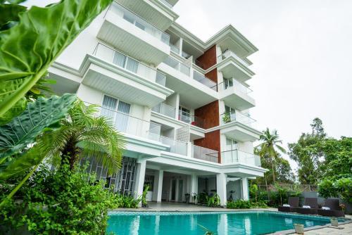 Modern Apartment In Calangute. Smart_spacious_pool