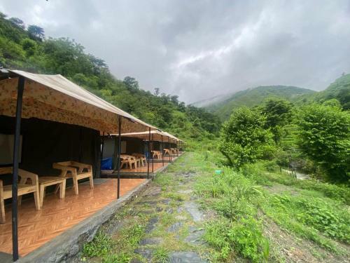 Tiger Fall Aquatic Camps And Restaurant