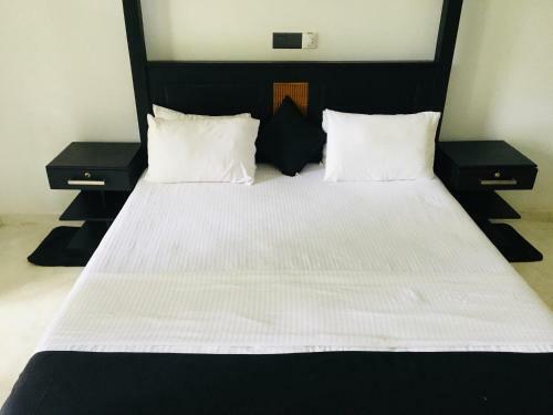 Hostal R 1 River Villa