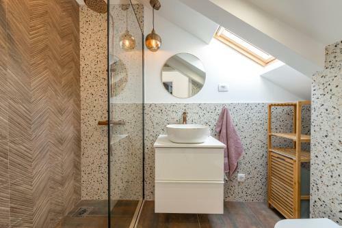 Divine Apartment