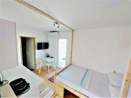 Studio Apartment Murter Center