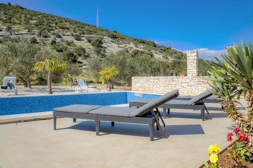 Family Friendly House With A Swimming Pool Postira, Brac - 19563