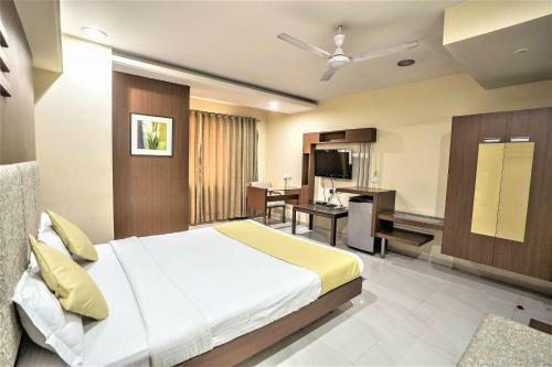 Hotel Amrit Residency