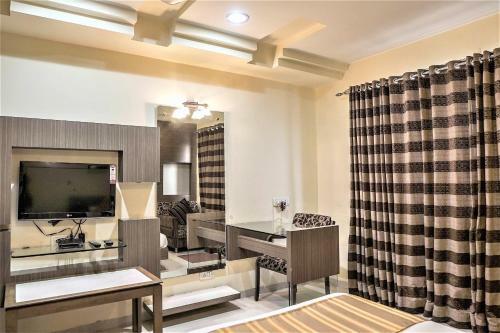 Hotel Amrit Residency