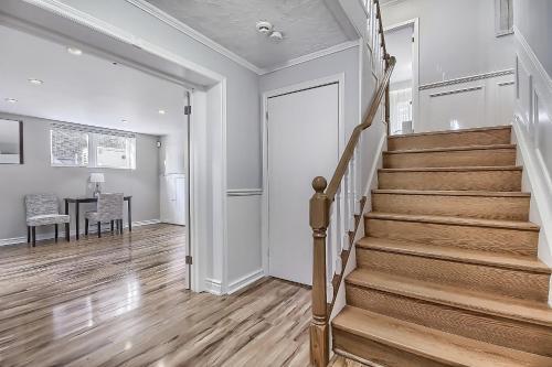 Spacious Vacation Home With Ravine