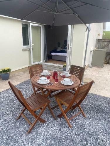 Beautiful 2 Bed Bungalow In Laugharne Situated