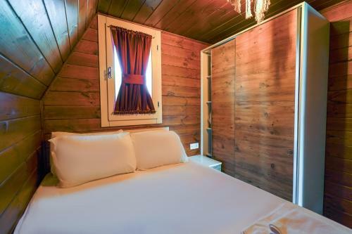 Cozy Bungalow Surrounded By Nature With Shared Pool In Demre, Antalya