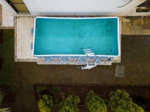 Cheerful 3 -bedroom Villa With Pool & Garden
