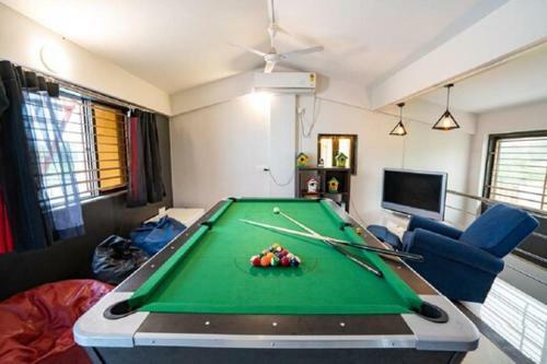 Cheerful 3 -bedroom Villa With Pool & Garden