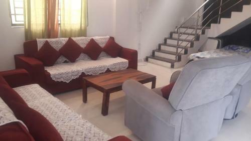 Cheerful 3 -bedroom Villa With Pool & Garden