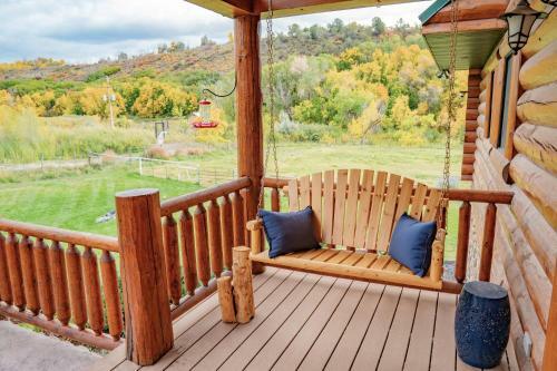 Spacious Luxury Log Home - 25 Min To Skiing, Boating And Trails!
