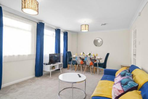 Apartamento Cheerful 3-bedroom House -sleeps 6