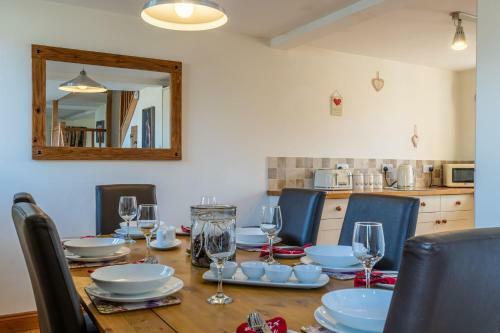 Moorfoot Court Cottages