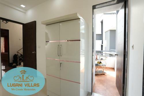 Lugani's - Bitcoin Villa B6