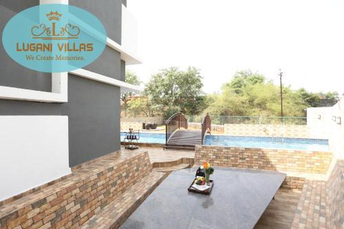 Lugani's - Bitcoin Villa B6