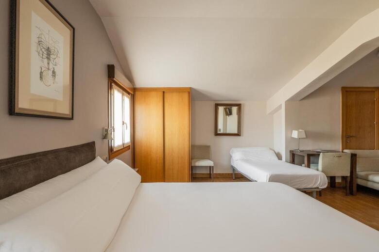 Hostal Izar-ondo