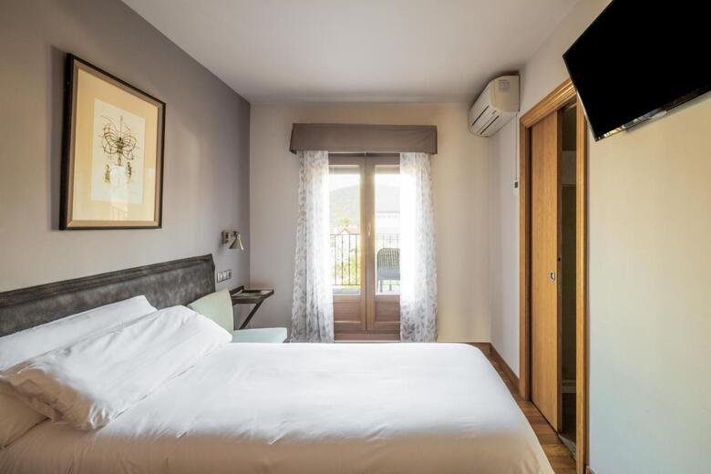 Hostal Izar-ondo