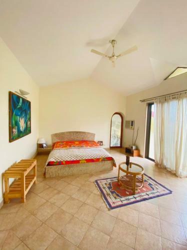 God's Abode : Entire Villa 7500 Sq Ft