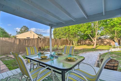 Clearwater Seaside Bungalow Patio And Grill!