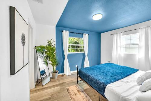 Hgtv - The Blue Villa - Rewarded Luxury Clearwater