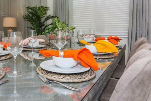 Fabulous Home With Pool At Solterra Resort St5501