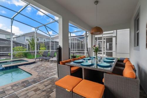 8940titanium Villa