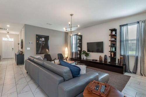 8940titanium Villa