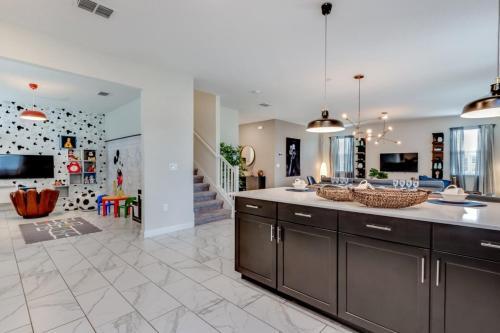 8940titanium Villa