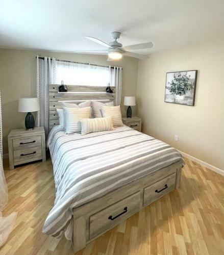Villa Your Oasis In Naples! Saltwater Heated Pool!