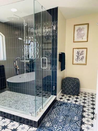 Villa Your Oasis In Naples! Saltwater Heated Pool!