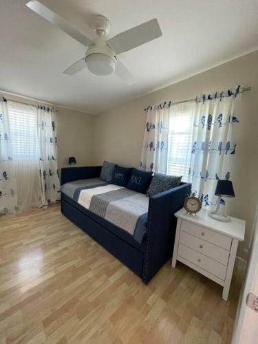 Villa Your Oasis In Naples! Saltwater Heated Pool!