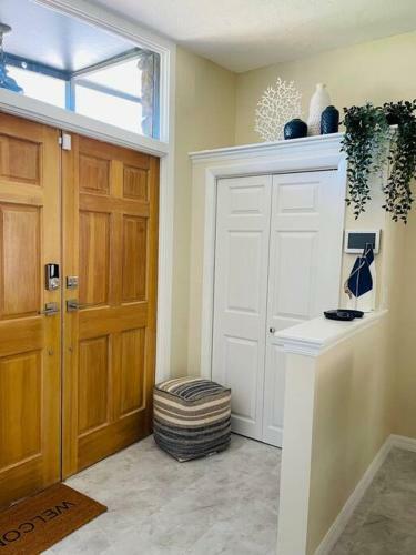 Villa Your Oasis In Naples! Saltwater Heated Pool!