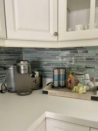 Villa Your Oasis In Naples! Saltwater Heated Pool!