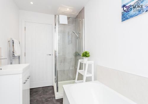 Apartamento ?beautiful 4 Bed House ? 1 Bed Ensuite? Durham?