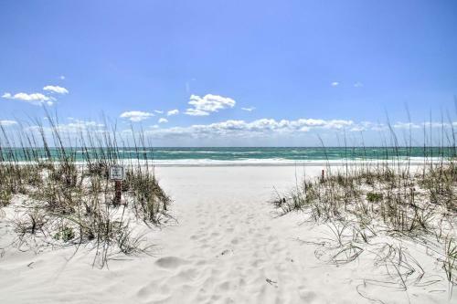 Pensacola Beach Home 1 Block To Beach Access