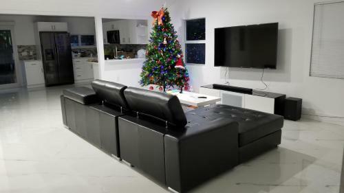 New Modern Style Home*near Downtown*near Beach