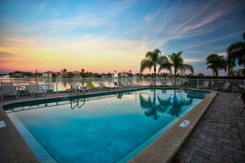 207 - Palms Of Treasure Island Resort