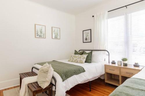 The Cranford Cottage Historic Cozy Centrally Located