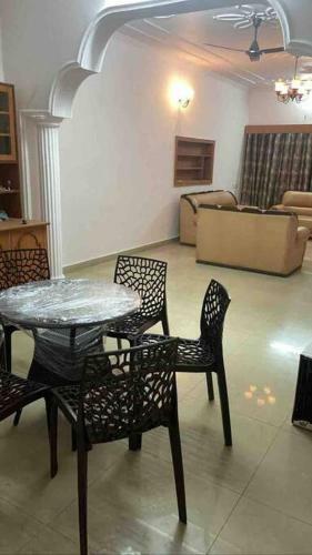 Apartamento 2- Bedrooms Residential House With Parking Space