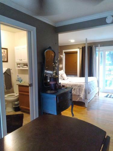Hostal Private Pet Friendly Suite With Exclusive Hot Tub