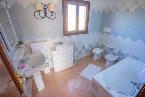 Apartamento Residence Baia Sant Anna Con Piscina